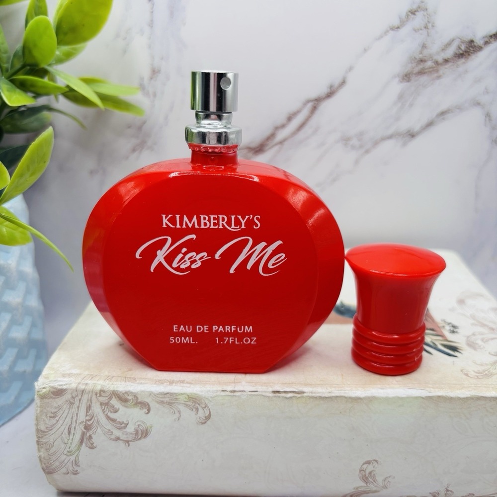KIMBERLY's KISS ME EAU DE PARFUM SPRAY 1.7 FL.OZ. Celebrity Inspired by MCH - Picture 3 of 4